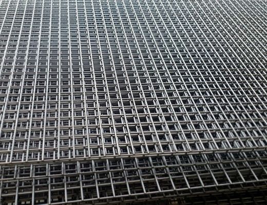 Степень углерода низкая сталь оцинкованные сварные проволочные сетки для строительства в панелях или рулонах