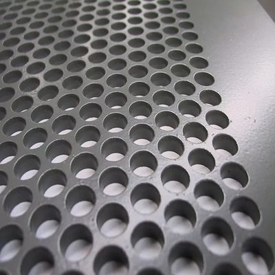 Низкоуглеродистый стальной пефорированный лист 3mm сетки пефорированное длина металлического листа 10ft