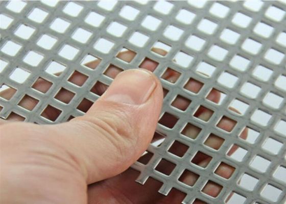 Высокопрочное отверстие квадрата пефорировало металлический лист пробило панели ISO9001 металла