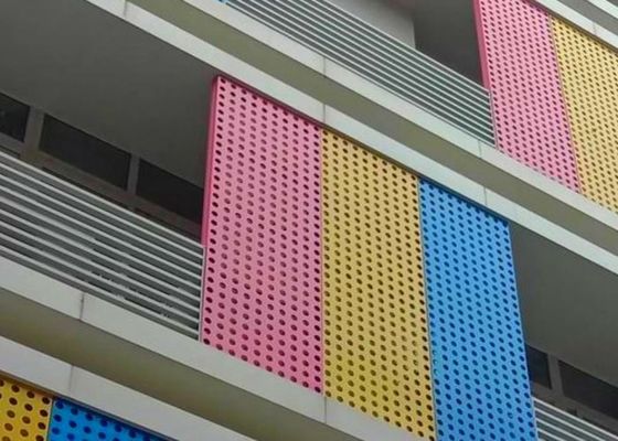 Цветная ПВХ покрытие перфорированный алюминиевый лист для внешней декорации стены