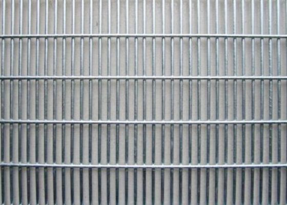 3mm до 6mm гальванизированная сваренная ячеистая сеть обшивают панелями для европейской стандартной сетки предохранителя