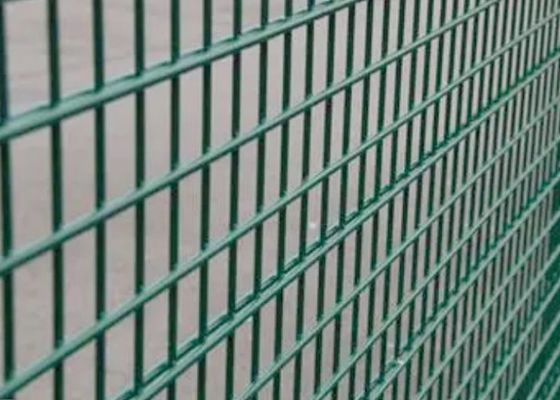 Пластмассовые покрытые сварные проволочные сетки ограждения панели коррозионная стойкость